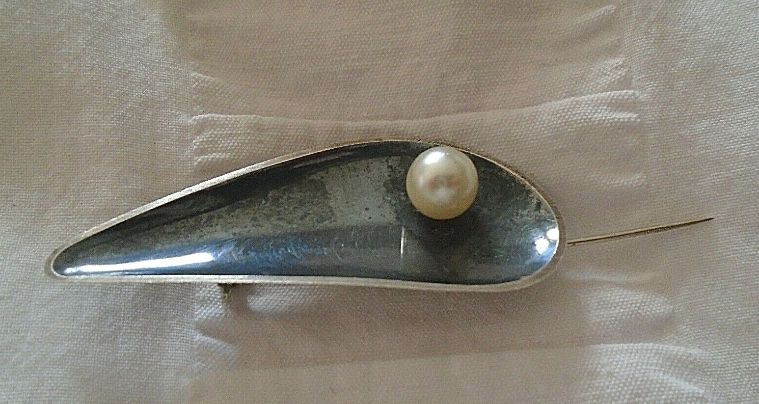 Vintage Sterling, Pearl And Enamel Oval-paramecium Shape Brooch/mexico/so Lovely