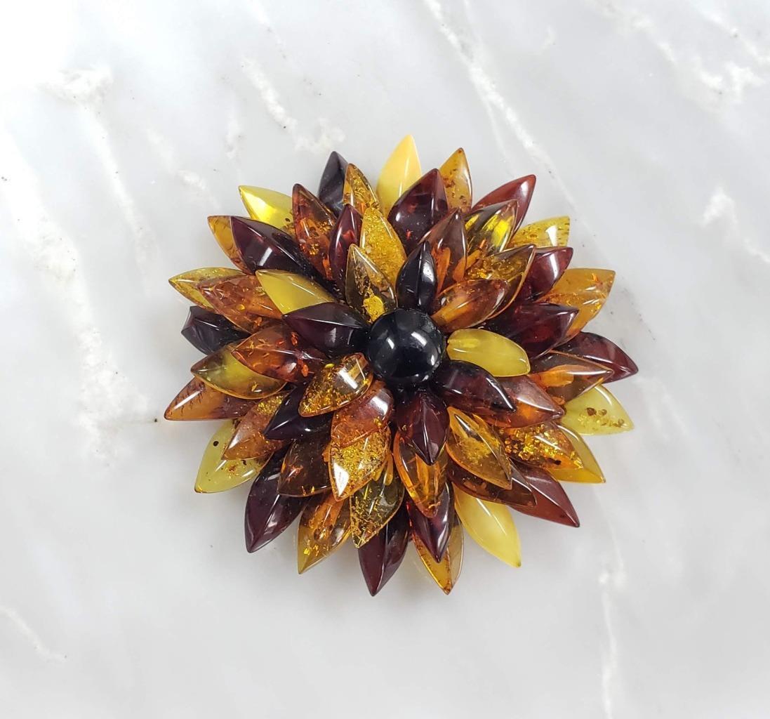 Vintage Unique Floral Genuine Amber Crochet Back Pin / Brooch ~ 4-c371